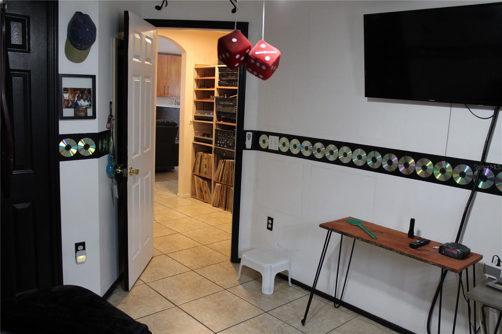 ISLANDS CURRY FORD - Residential