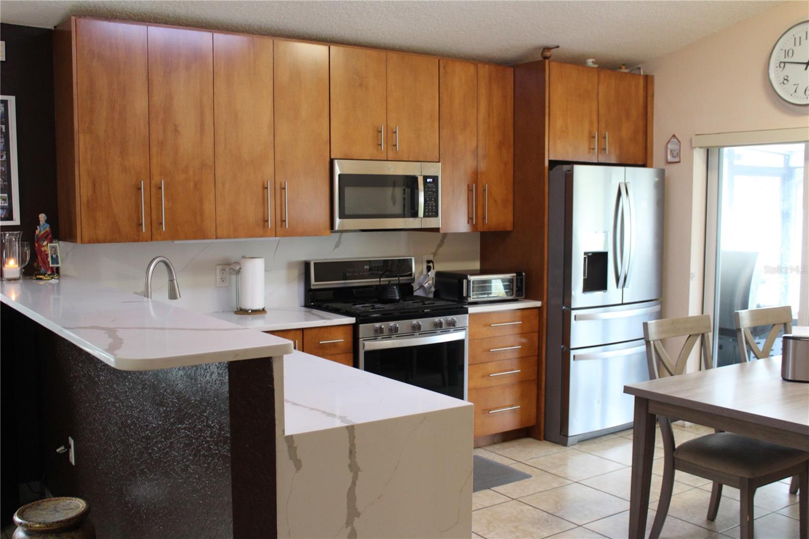 ISLANDS CURRY FORD - Residential