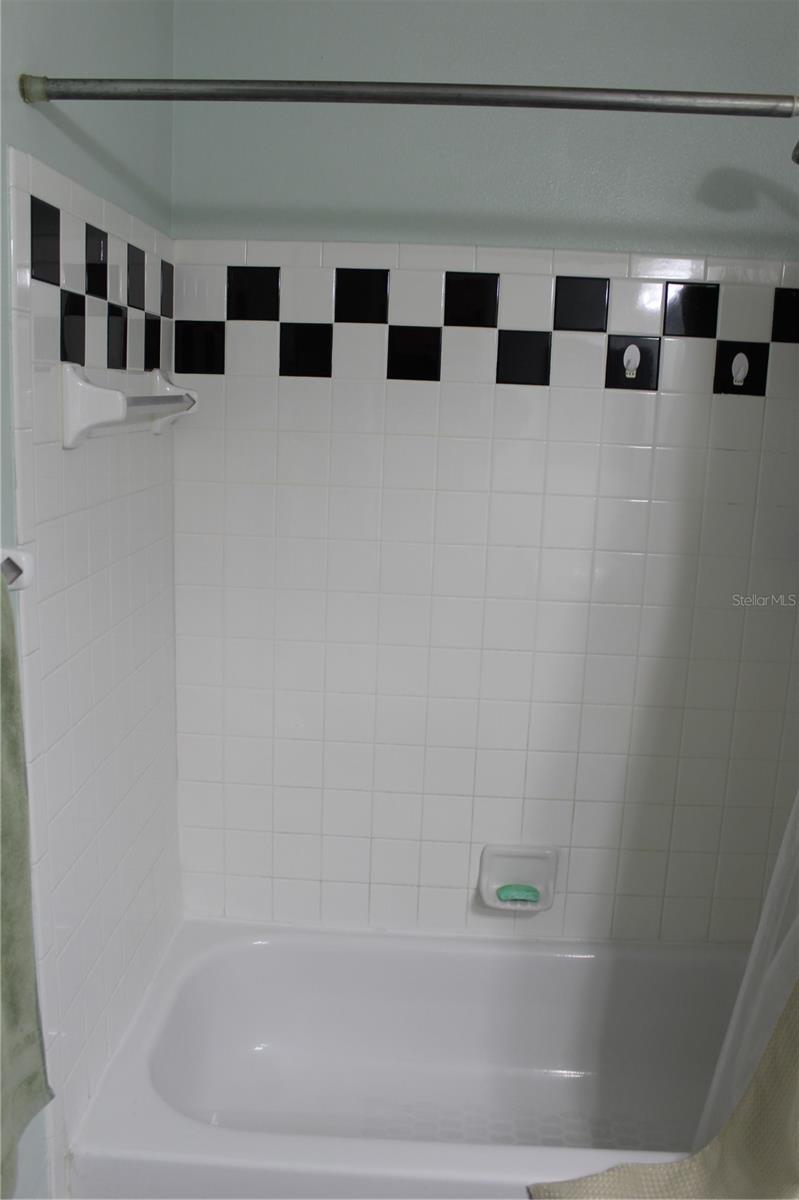 ISLANDS CURRY FORD - Residential