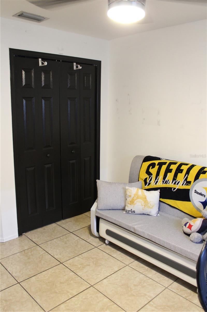 ISLANDS CURRY FORD - Residential