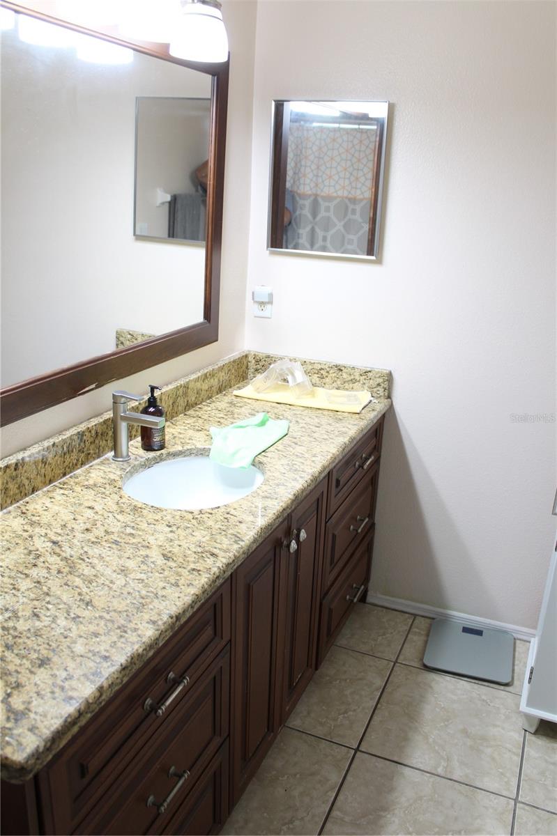 ISLANDS CURRY FORD - Residential
