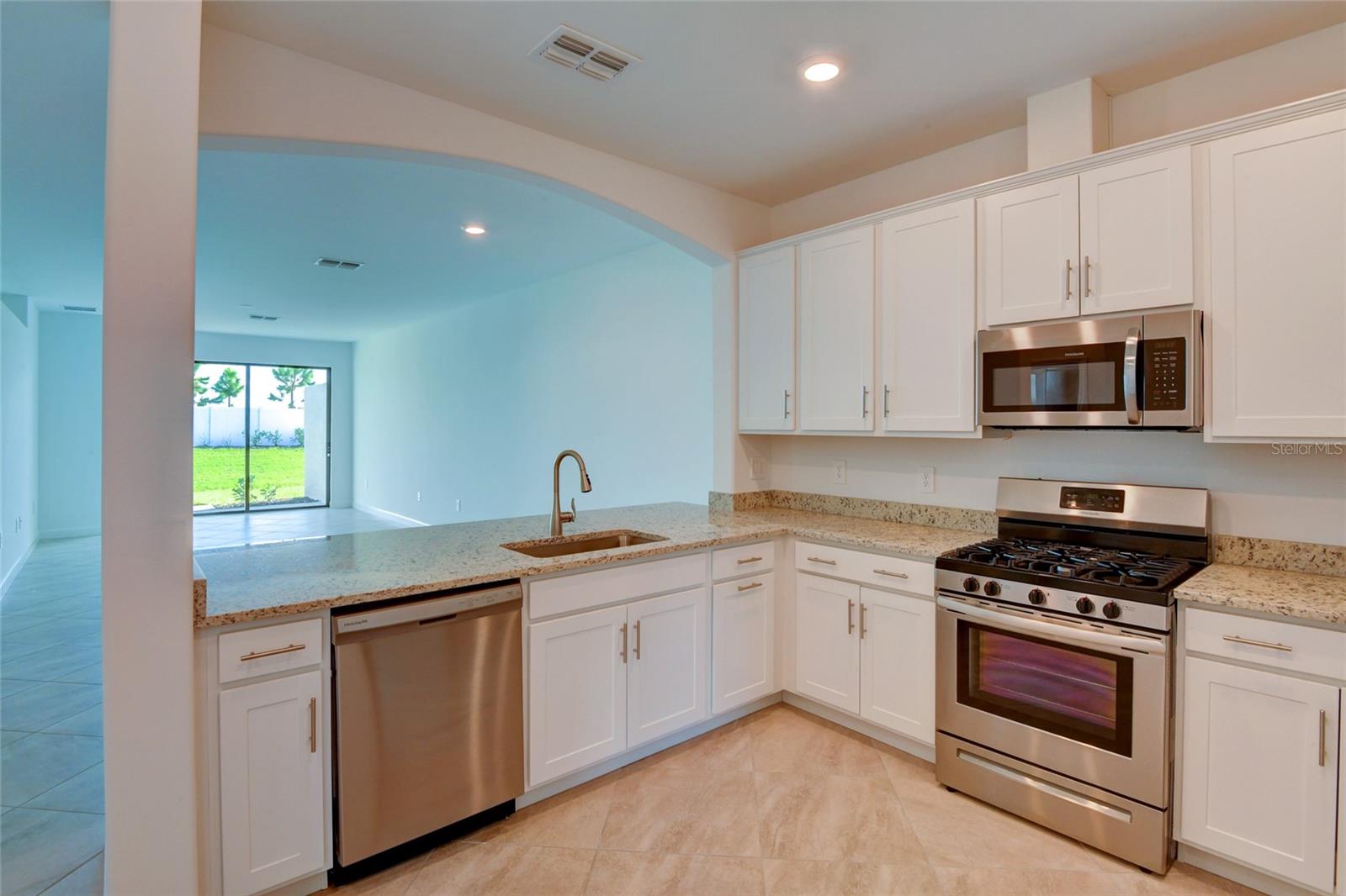 LORRAINE LAKES PH I - Residential Lease