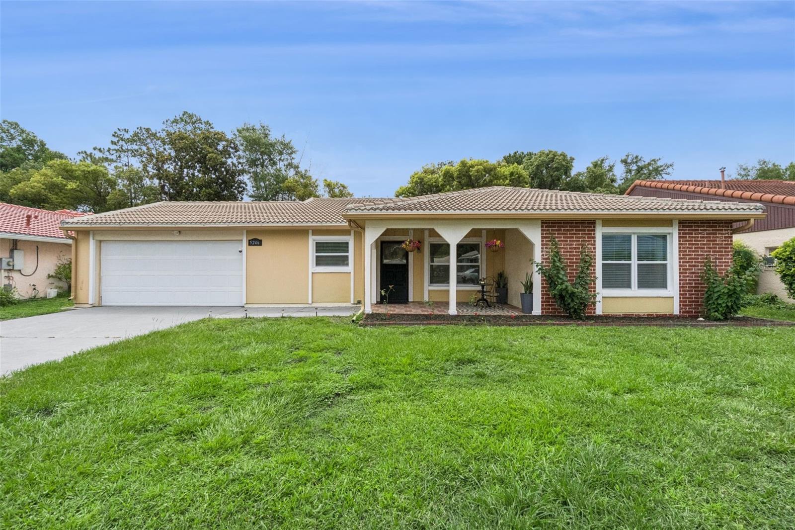 ORANGEWOOD SHADOWWOOD - Residential