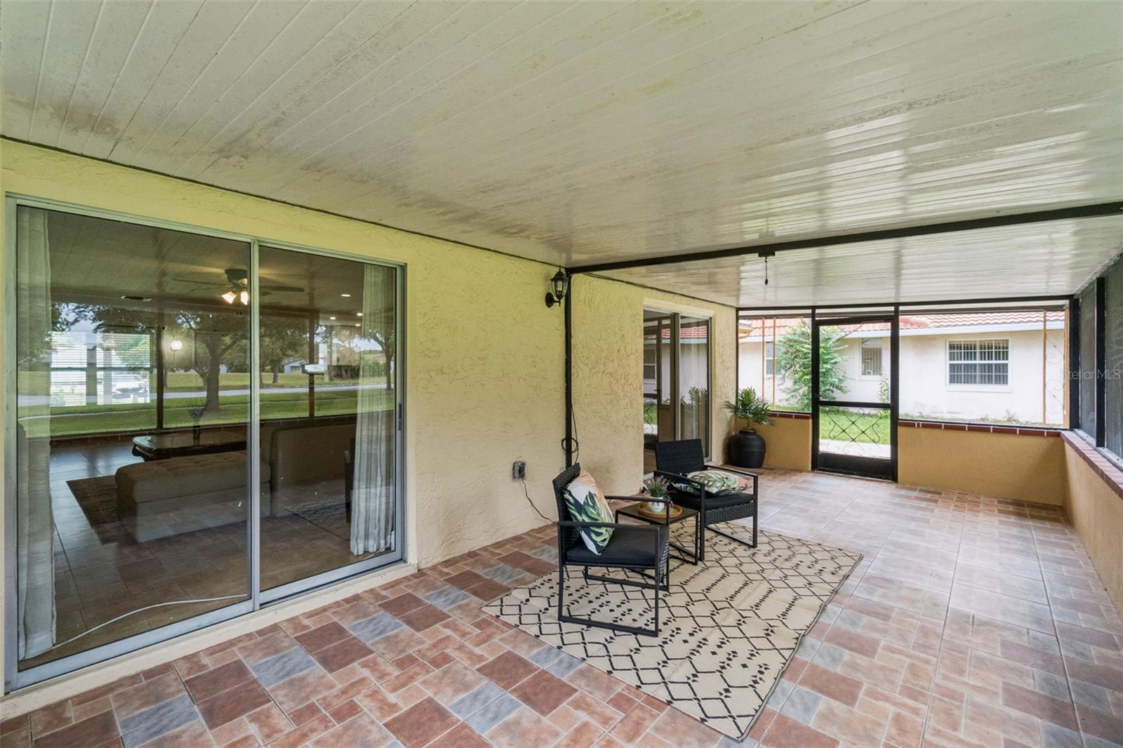 ORANGEWOOD SHADOWWOOD - Residential