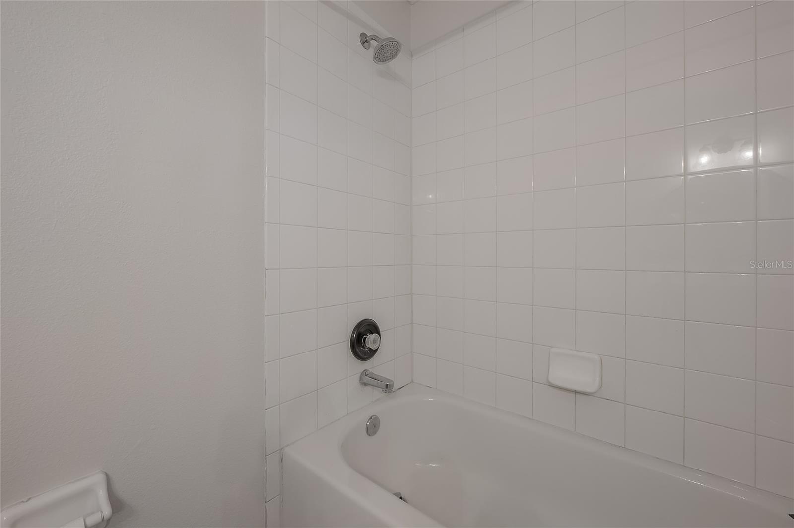 MONETA - Residential Lease