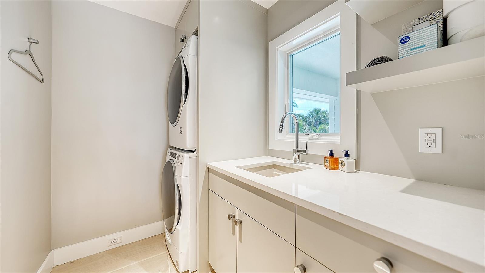 CASEY KEY - Residential
