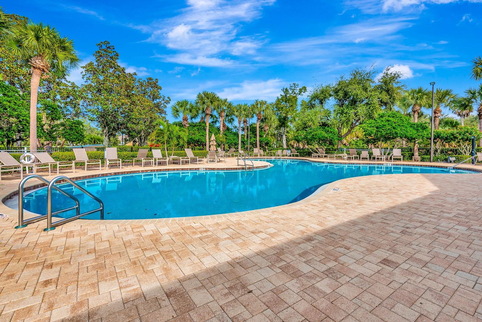 PALMA SOLA TRACE - Residential
