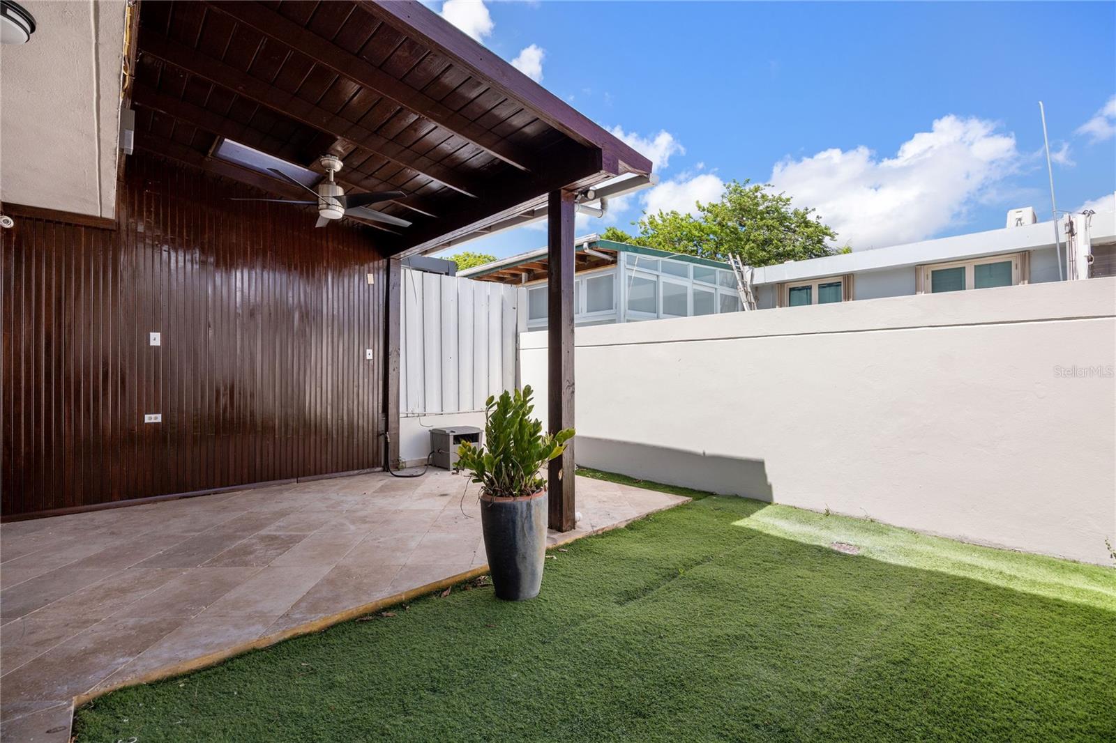 URB. PRADO ALTO - Residential Lease