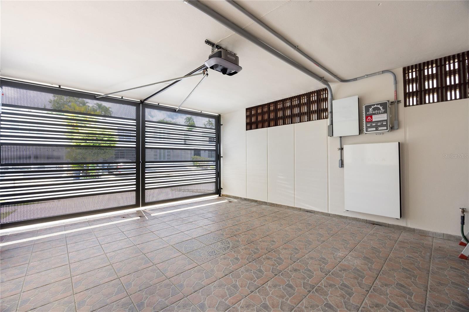 URB. PRADO ALTO - Residential Lease