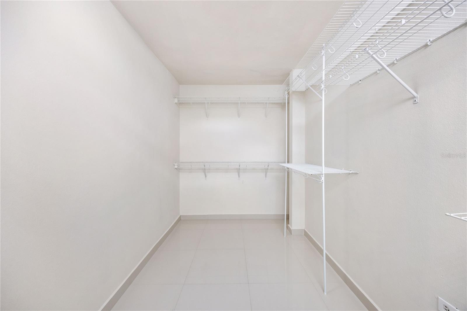 URB. PRADO ALTO - Residential Lease