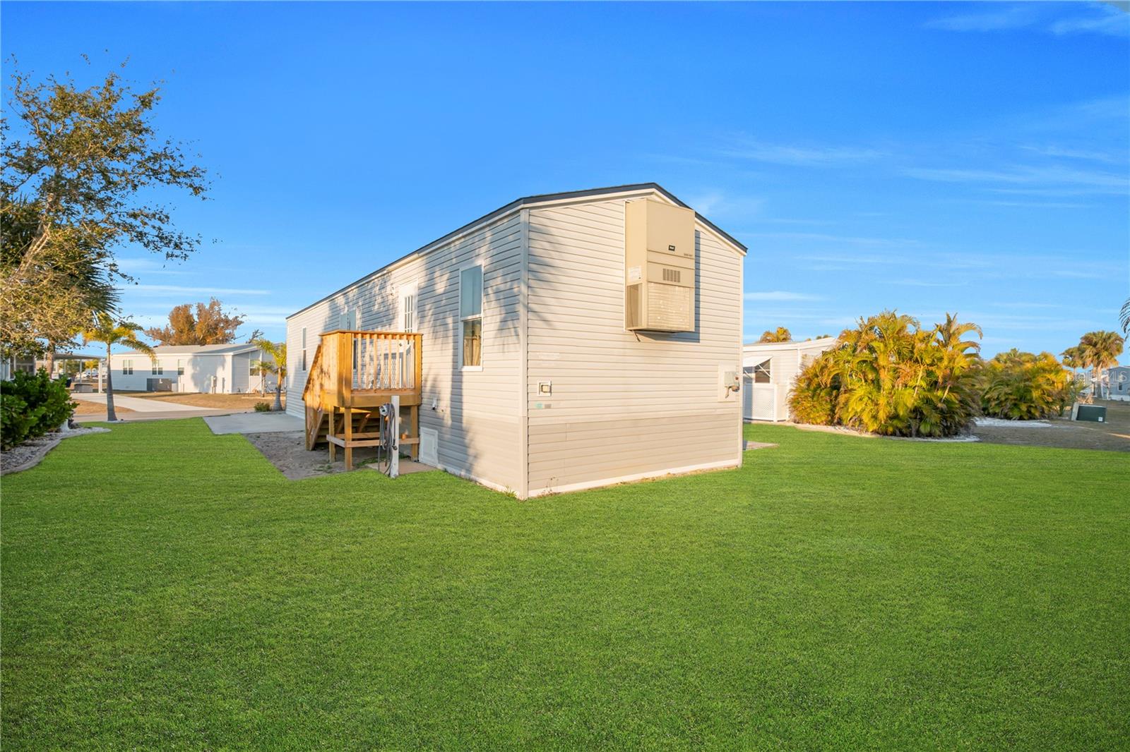 VILLAGE HOLIDAY LAKE - Residential