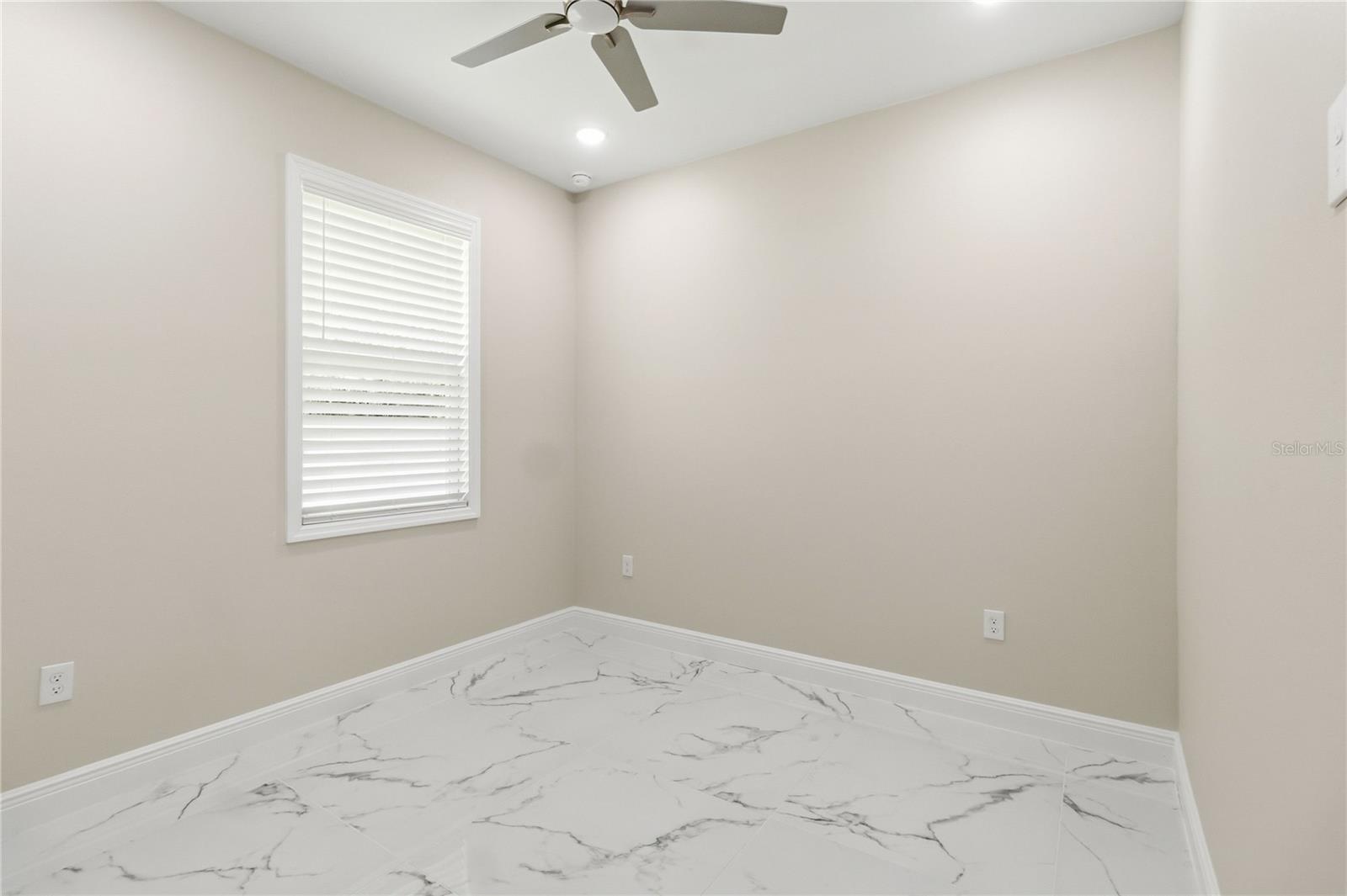 LOCKHARTS SUB 1ST ADD - Residential Lease