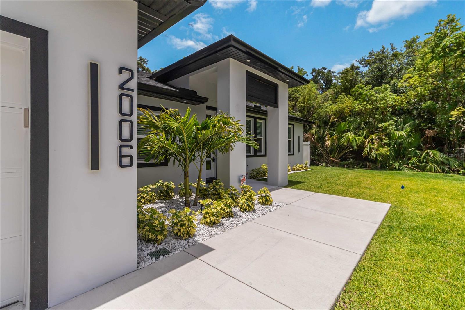 LOCKHARTS SUB 1ST ADD - Residential Lease