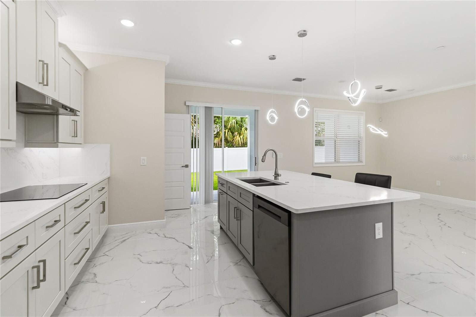 LOCKHARTS SUB 1ST ADD - Residential Lease
