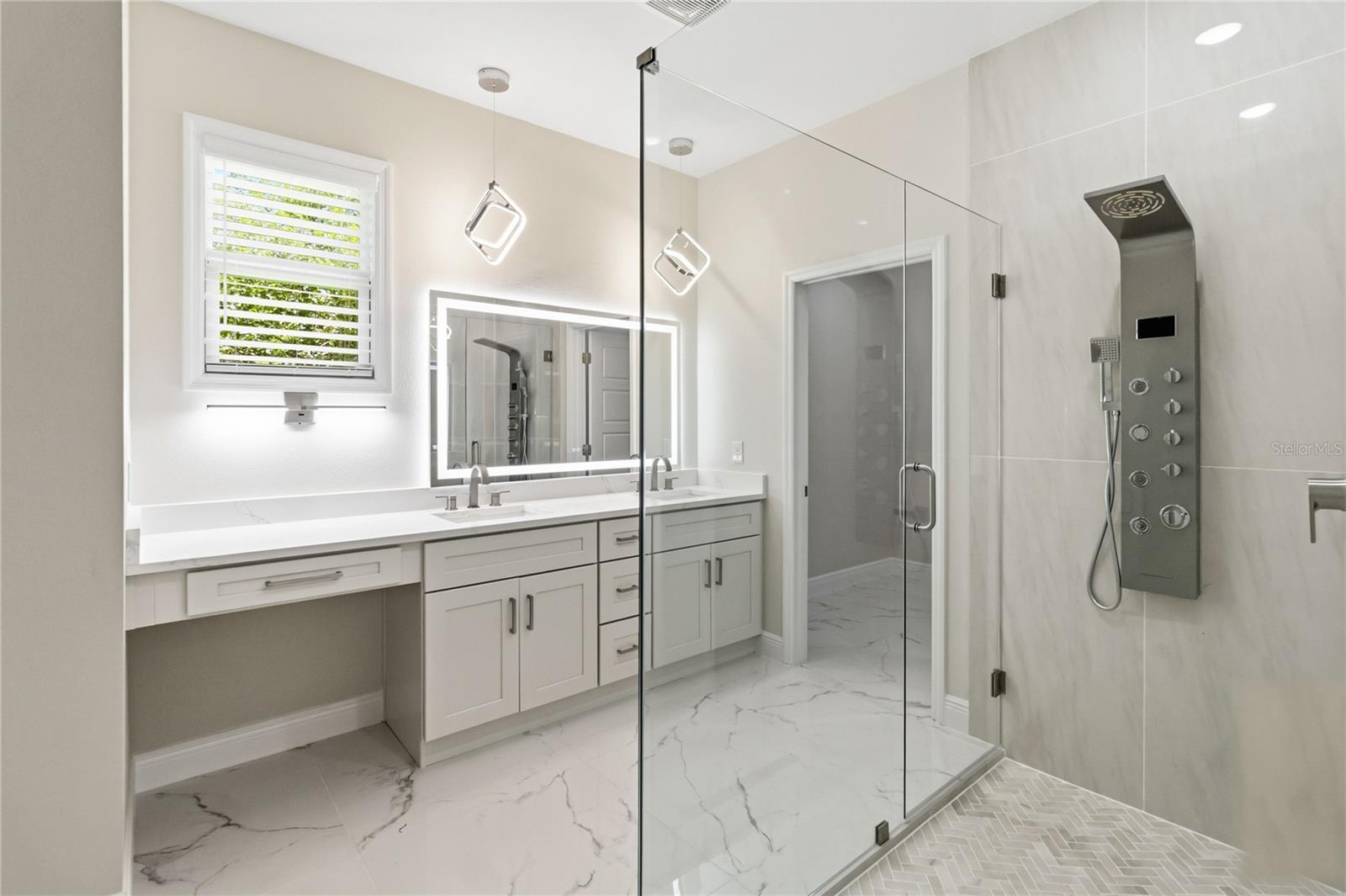 LOCKHARTS SUB 1ST ADD - Residential Lease