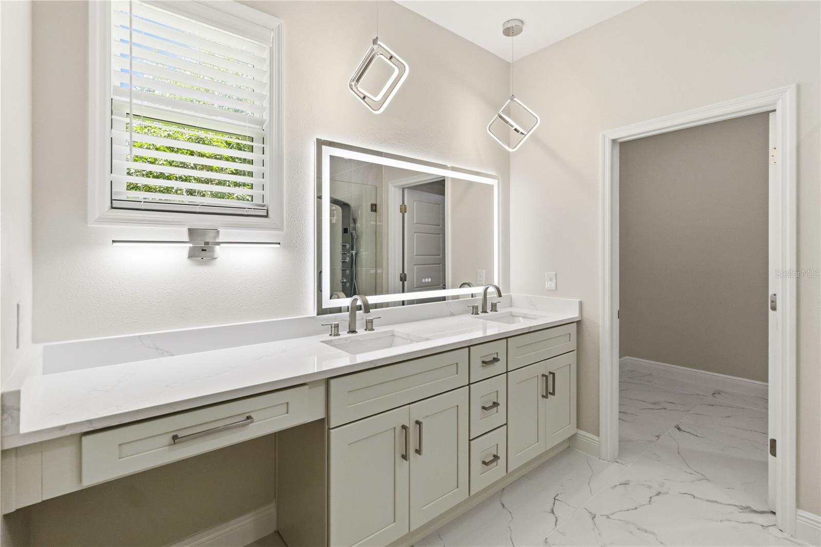 LOCKHARTS SUB 1ST ADD - Residential Lease