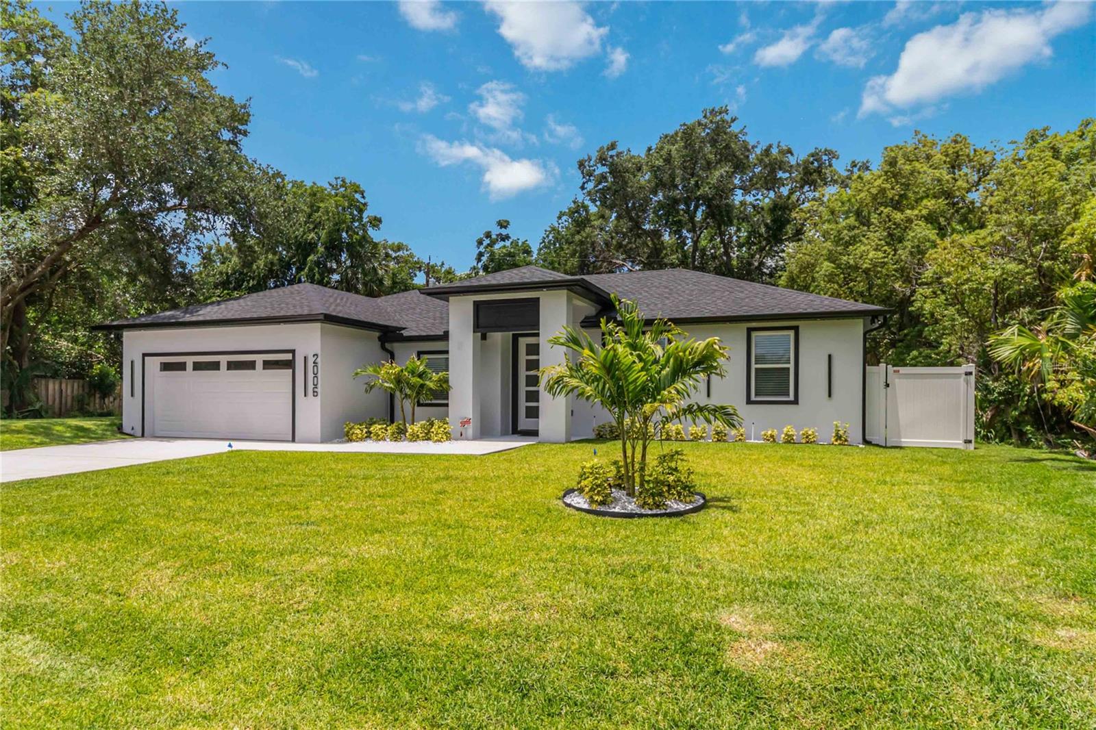 LOCKHARTS SUB 1ST ADD - Residential Lease