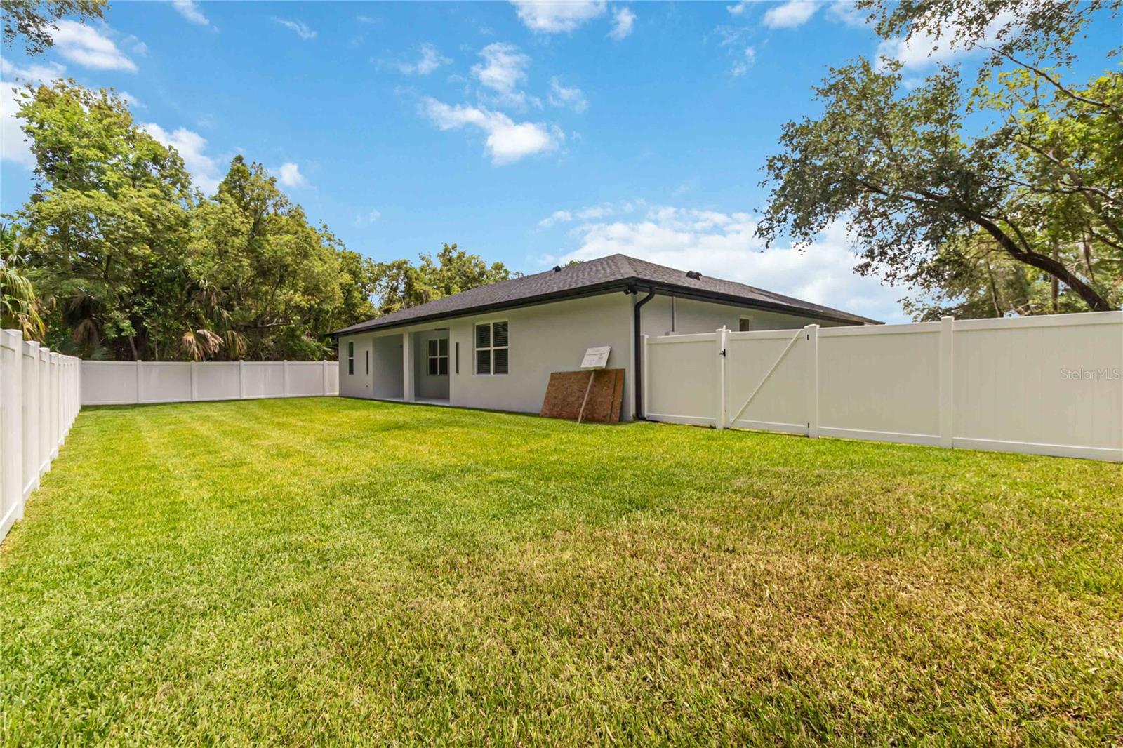 LOCKHARTS SUB 1ST ADD - Residential Lease