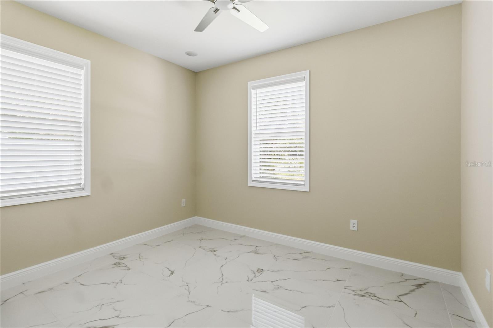 LOCKHARTS SUB 1ST ADD - Residential Lease
