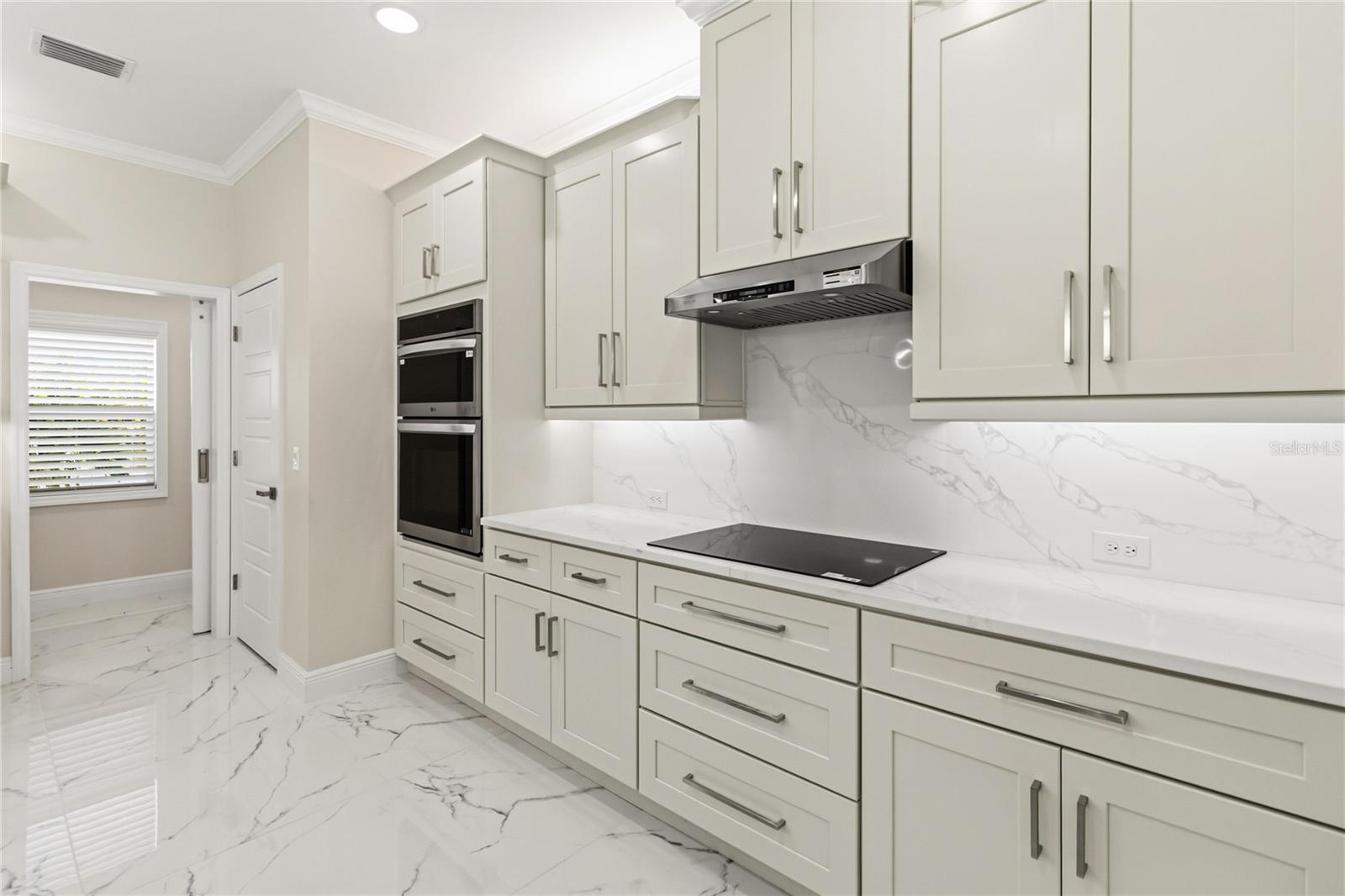 LOCKHARTS SUB 1ST ADD - Residential Lease