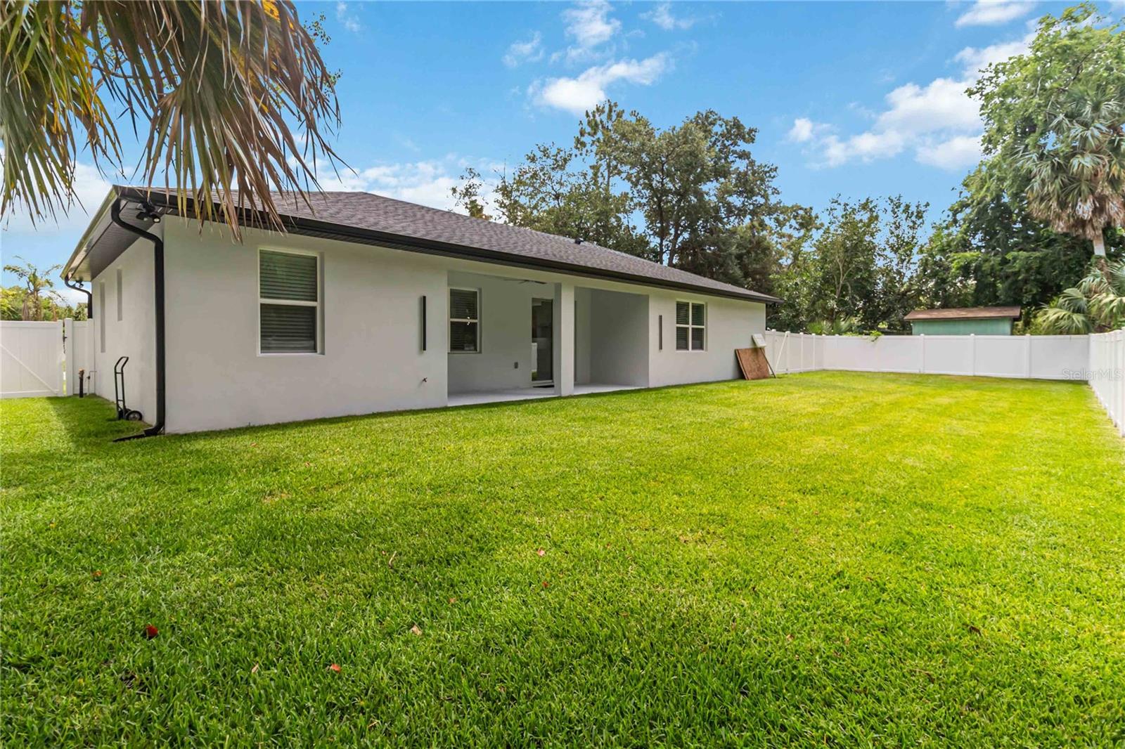 LOCKHARTS SUB 1ST ADD - Residential Lease