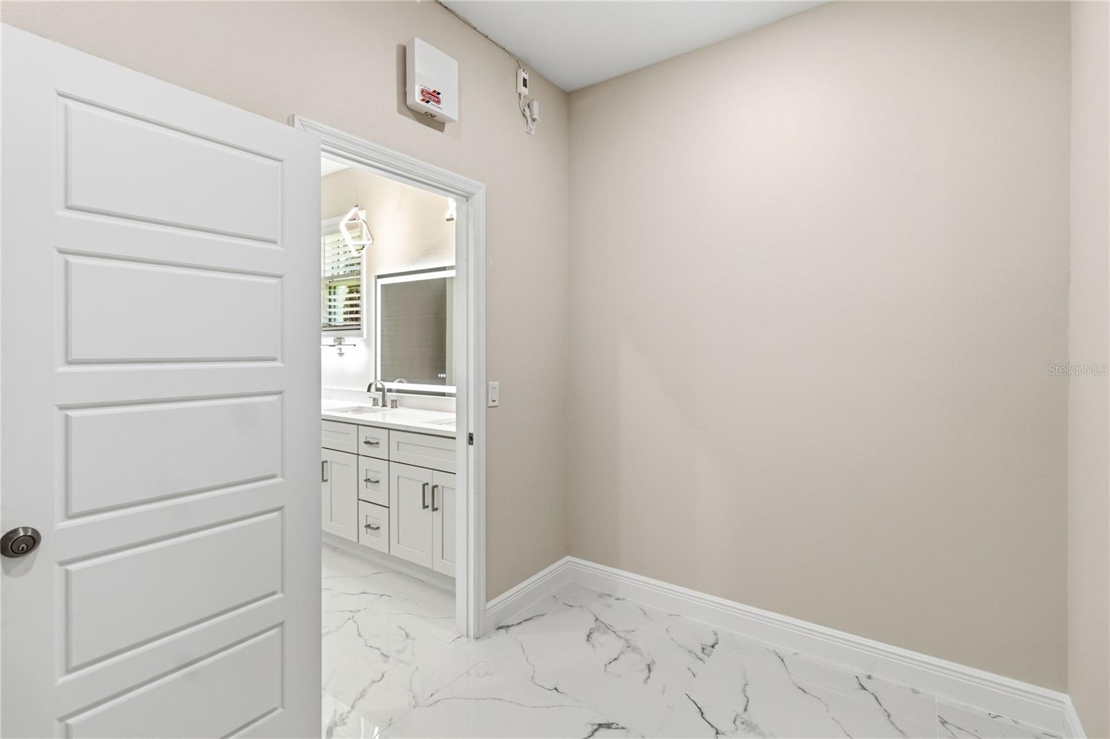 LOCKHARTS SUB 1ST ADD - Residential Lease