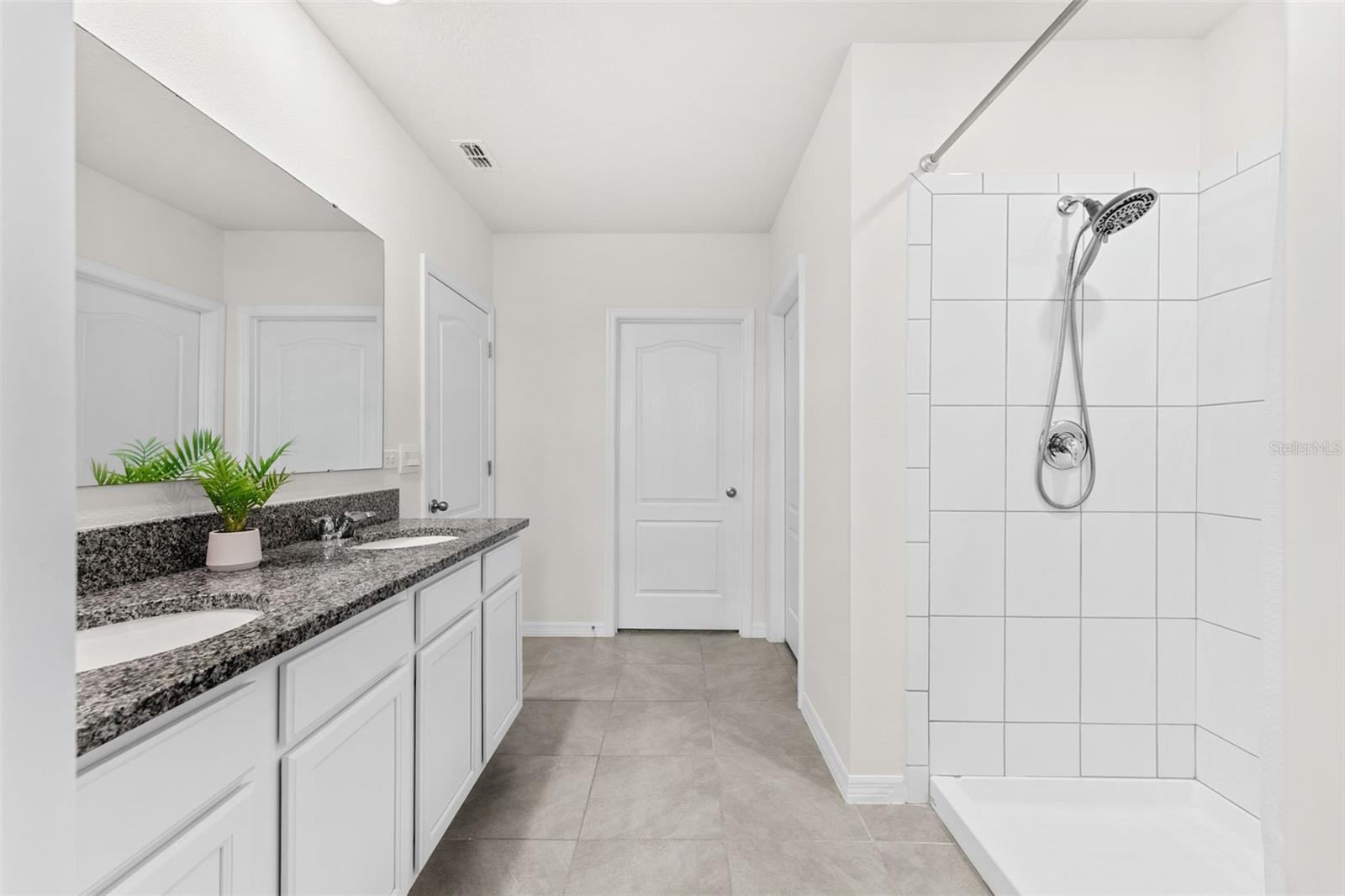 EASTGROVE - Residential