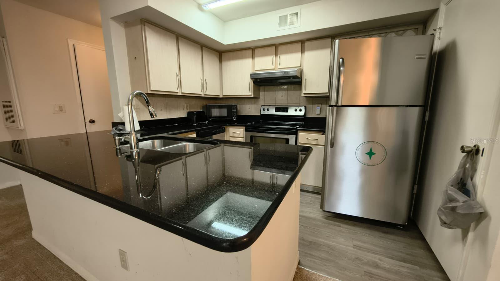 BERMUDA DUNES PRIVATE RESIDENCE - Residential Lease