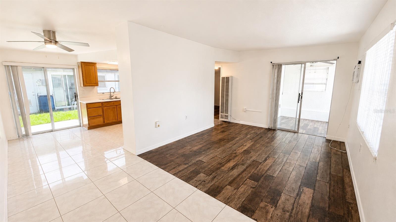 TOWNHOUSE NORTHWEST - Residential