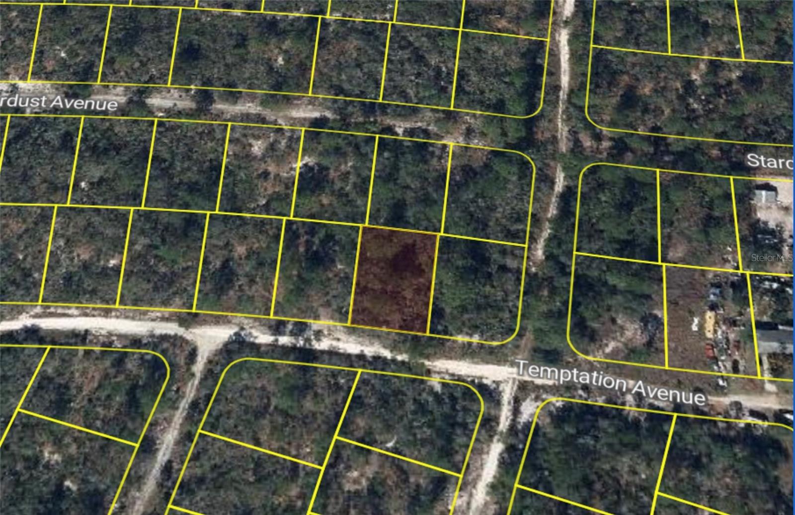 Great Lot to build your home. Located within the Best Fishing and boating areas of Highlands County. Minutes away from Outdoors Activities, Shopping, and The Great American Raceway.