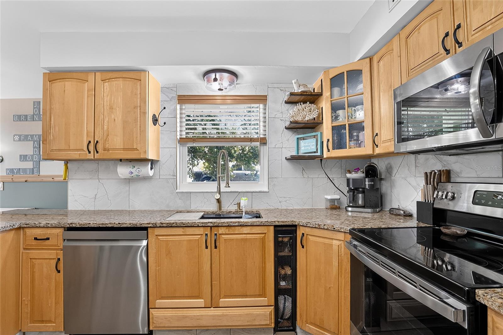HUDSON BEACH ESTATES - Residential