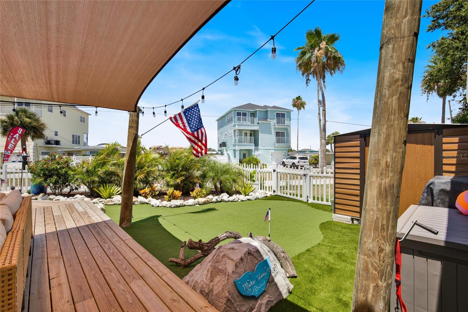 HUDSON BEACH ESTATES - Residential