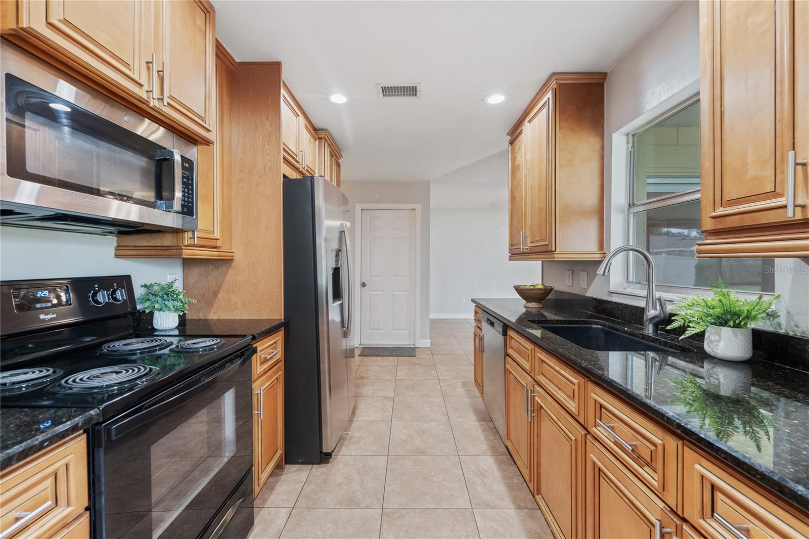 HOWELL ESTATES REP - Residential