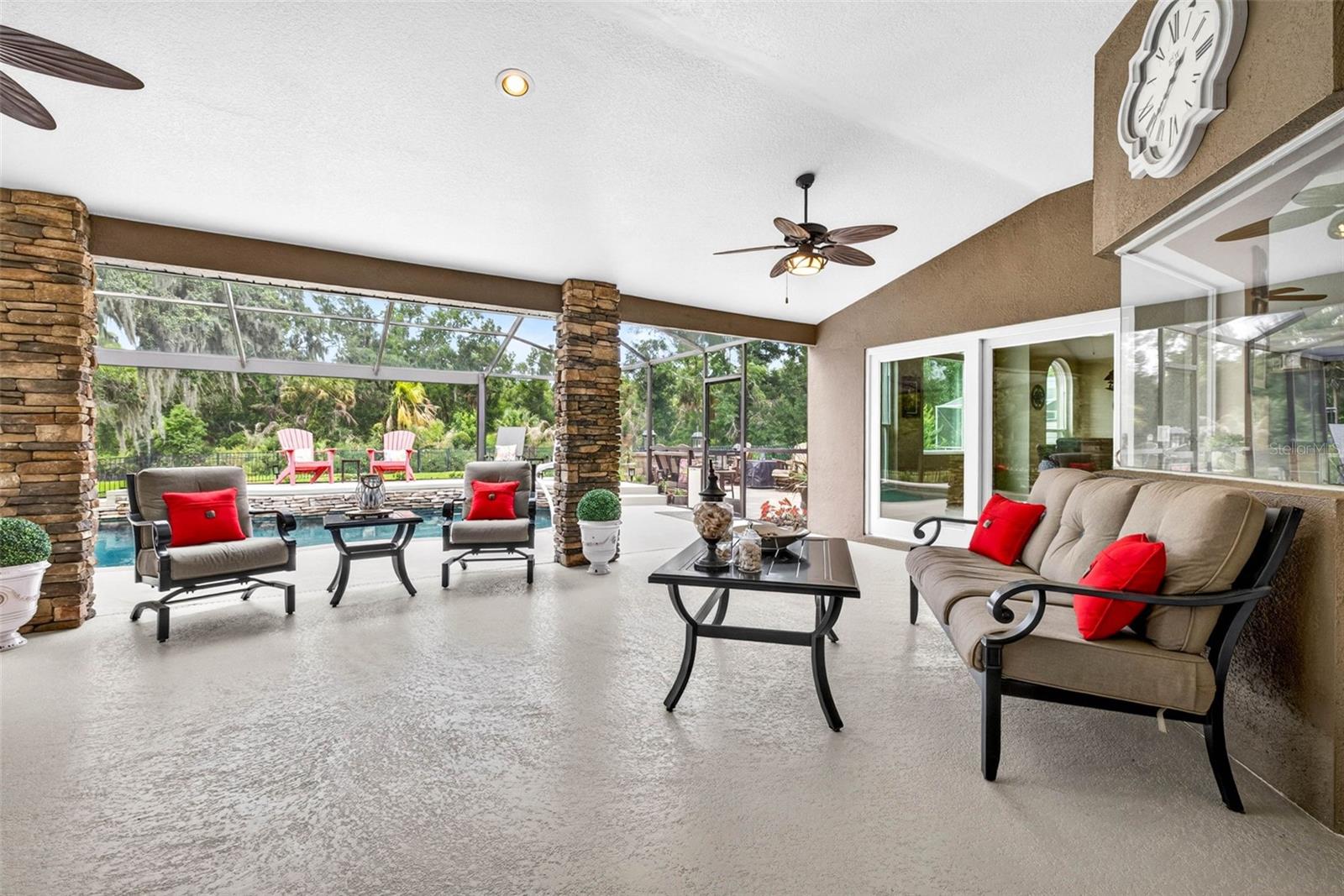 RIVER HILLS COUNTRY CLUB PH - Residential