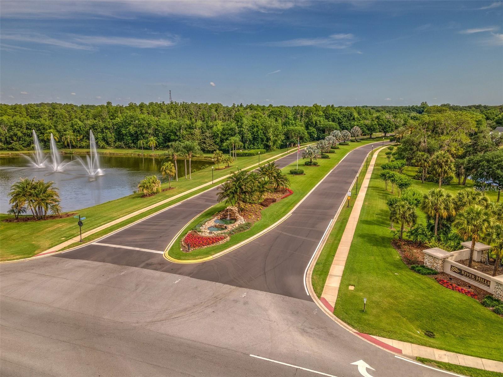 RIVER HILLS COUNTRY CLUB PH - Residential