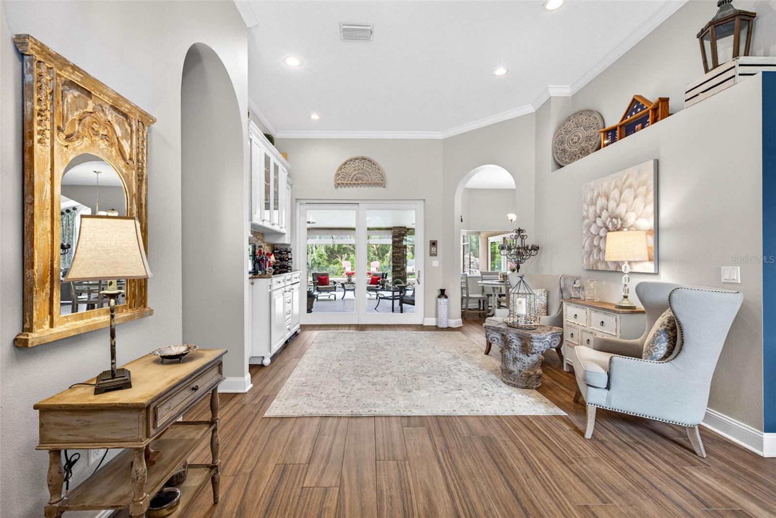 RIVER HILLS COUNTRY CLUB PH - Residential