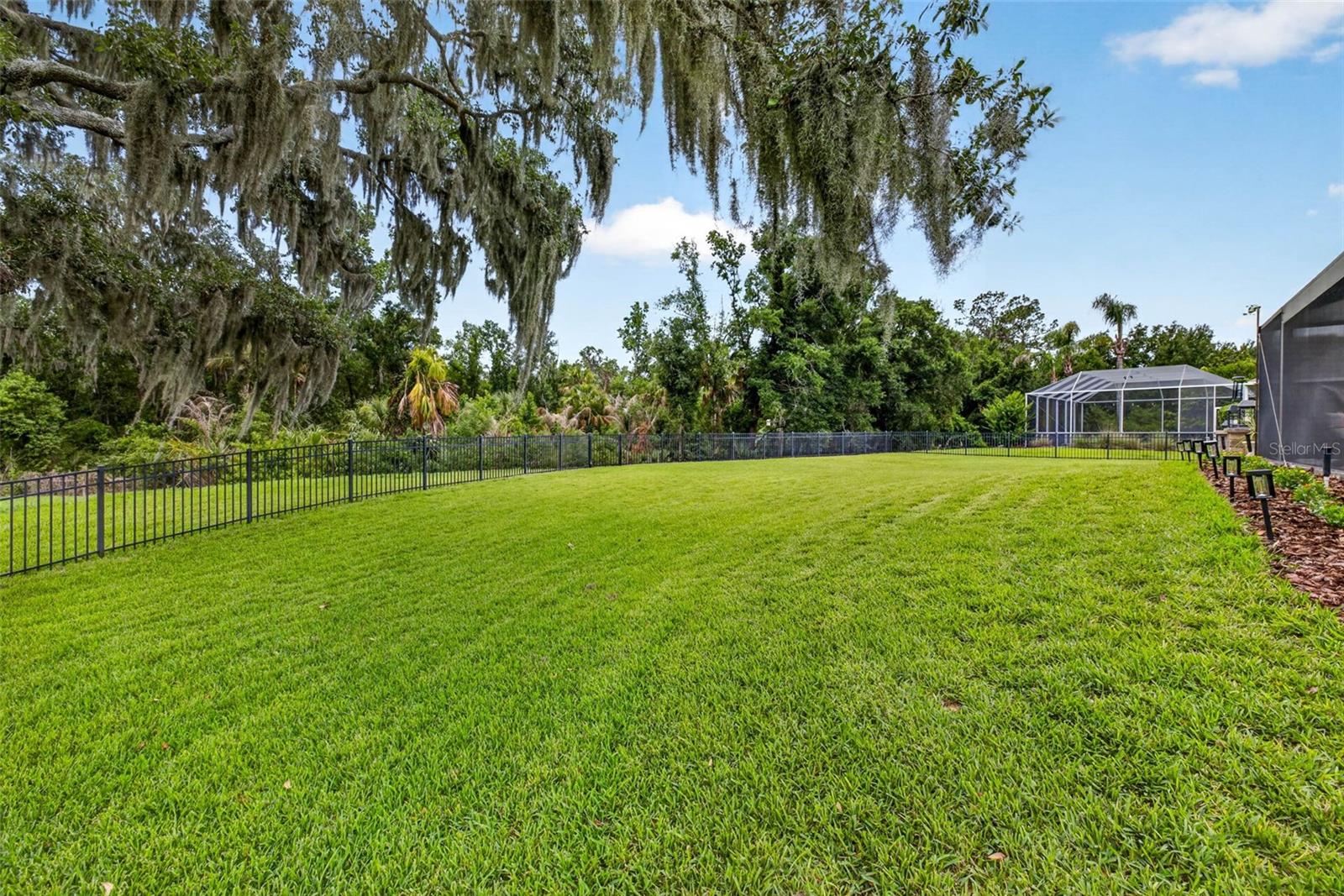 RIVER HILLS COUNTRY CLUB PH - Residential