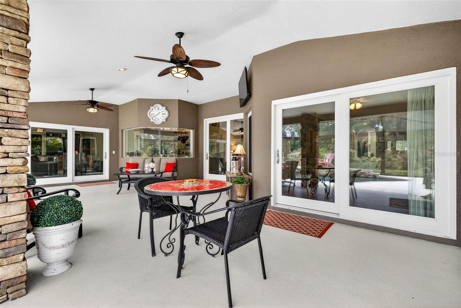 RIVER HILLS COUNTRY CLUB PH - Residential