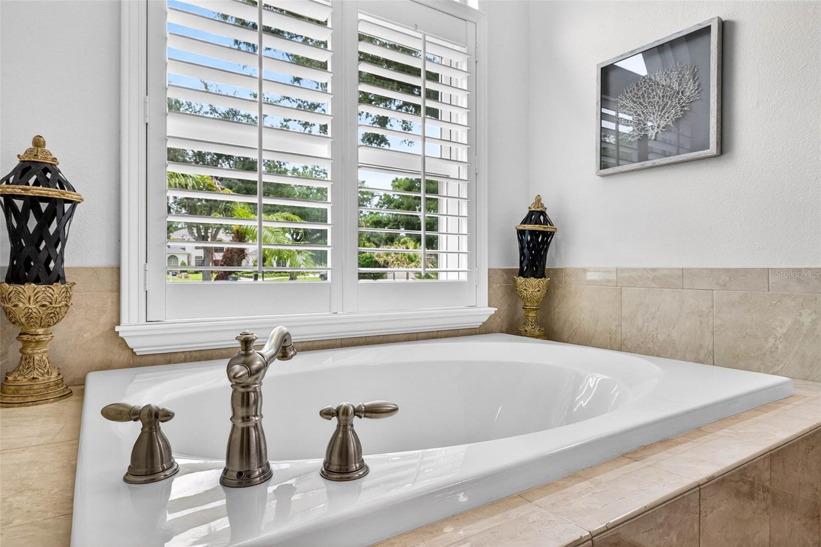 RIVER HILLS COUNTRY CLUB PH - Residential