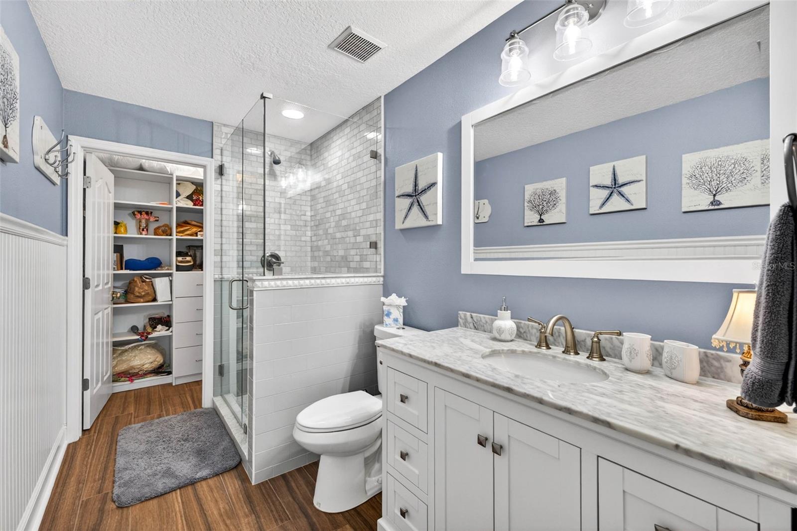 RIVER HILLS COUNTRY CLUB PH - Residential