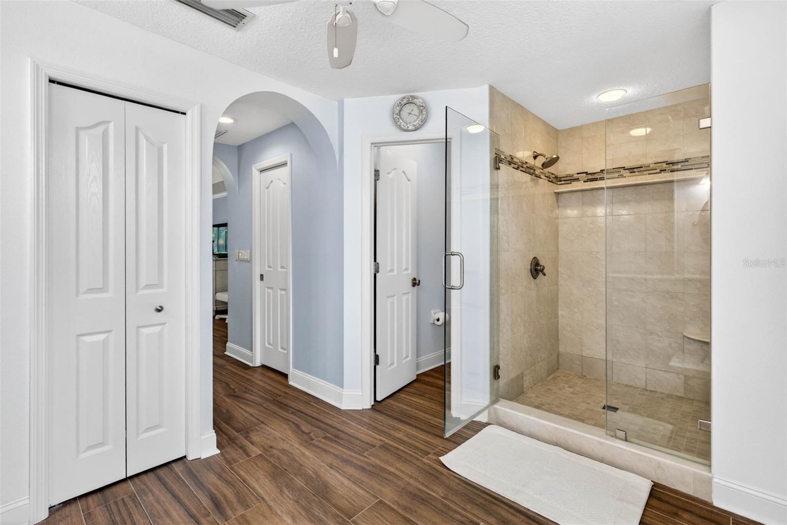 RIVER HILLS COUNTRY CLUB PH - Residential