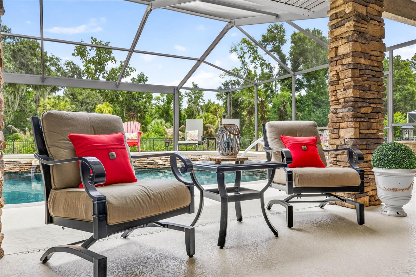 RIVER HILLS COUNTRY CLUB PH - Residential