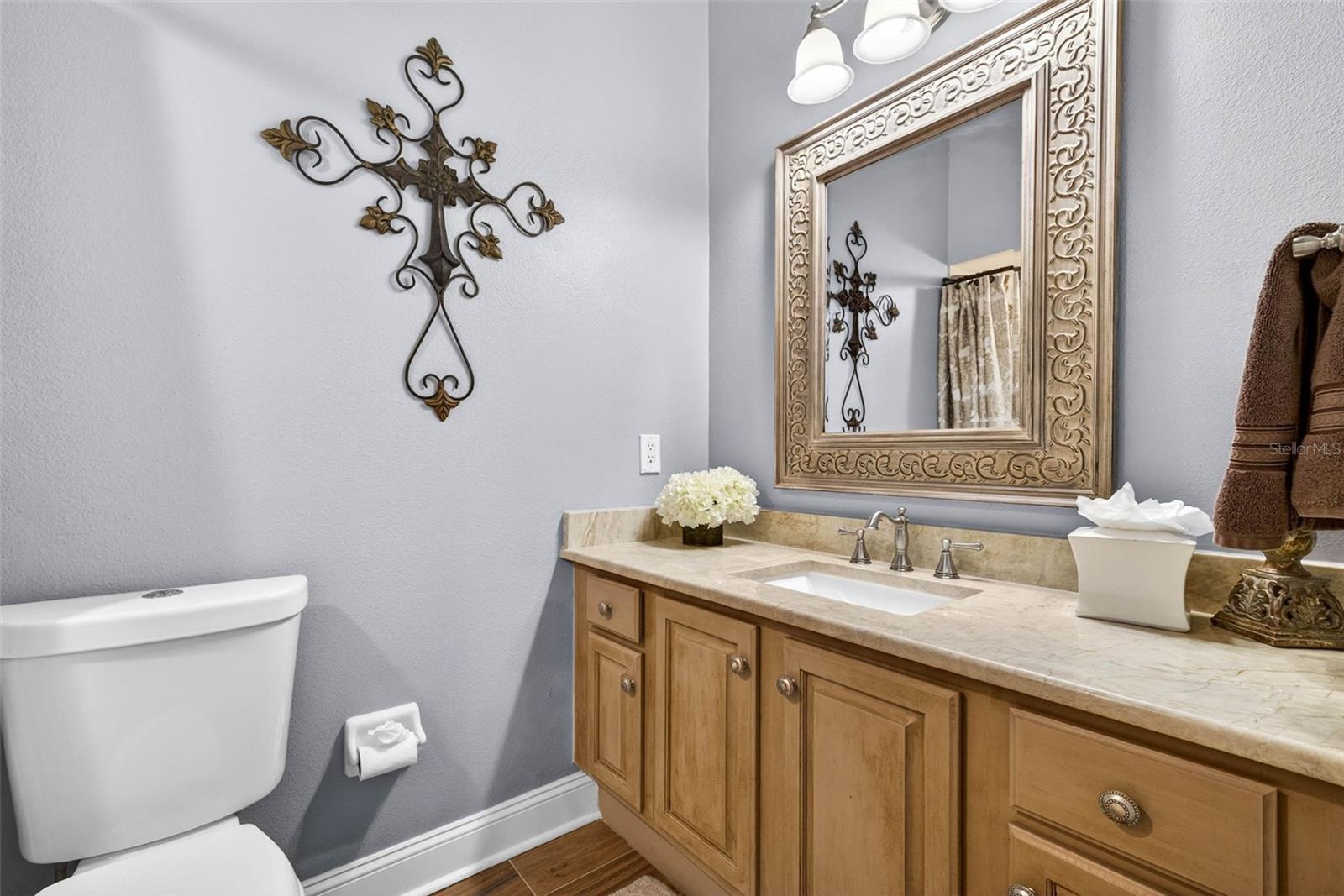 RIVER HILLS COUNTRY CLUB PH - Residential