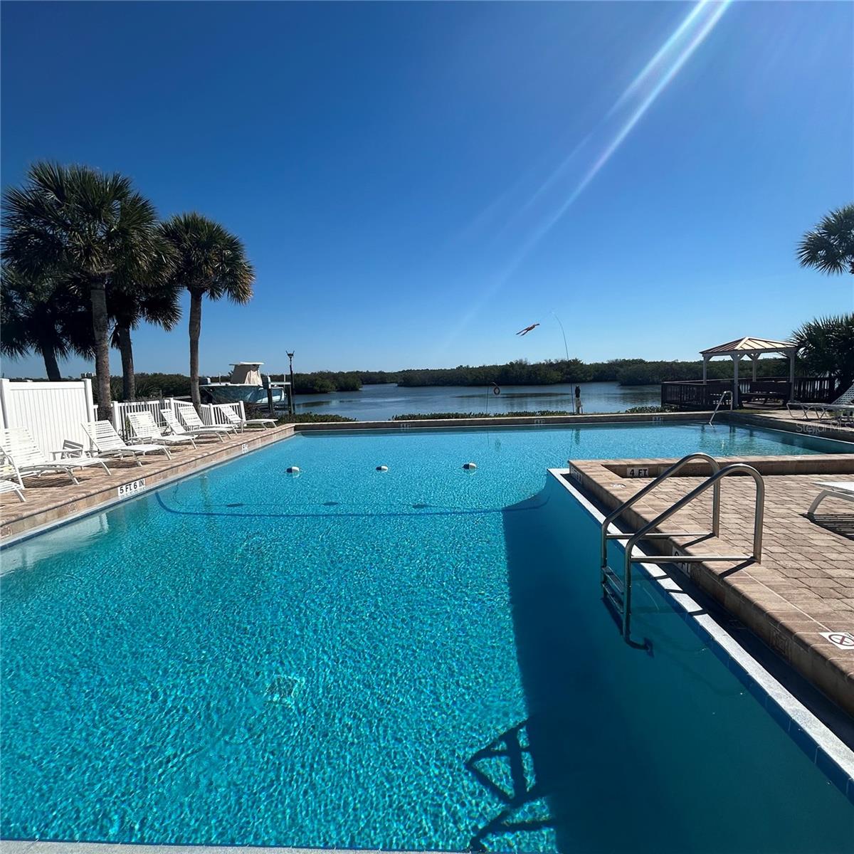 HARBOR POINT - Residential