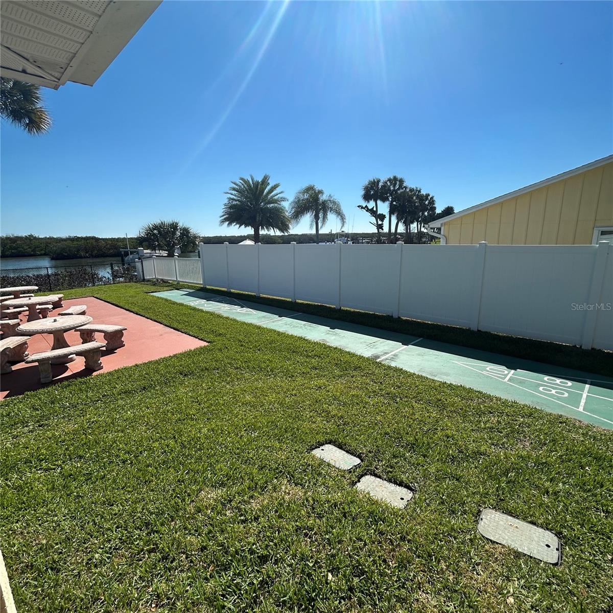 HARBOR POINT - Residential