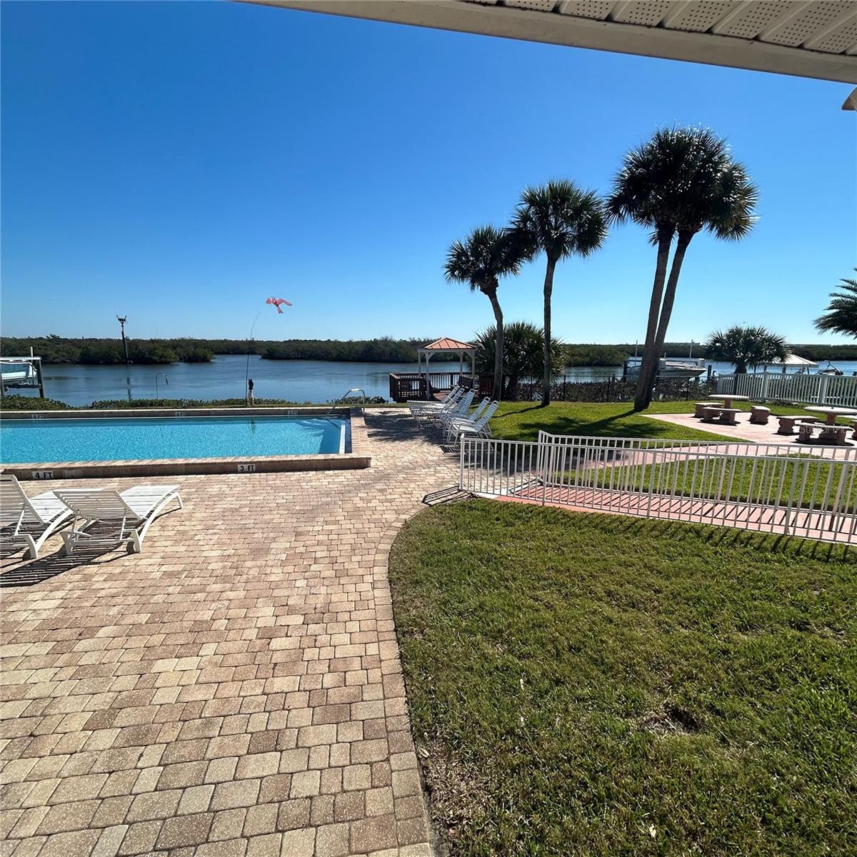 HARBOR POINT - Residential
