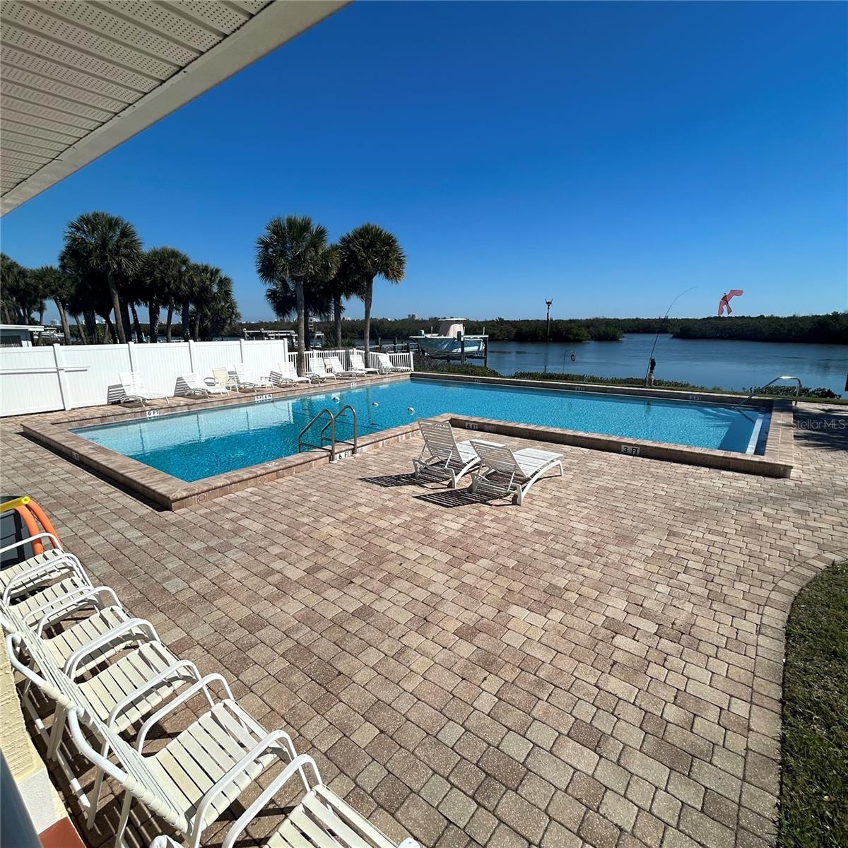 HARBOR POINT - Residential