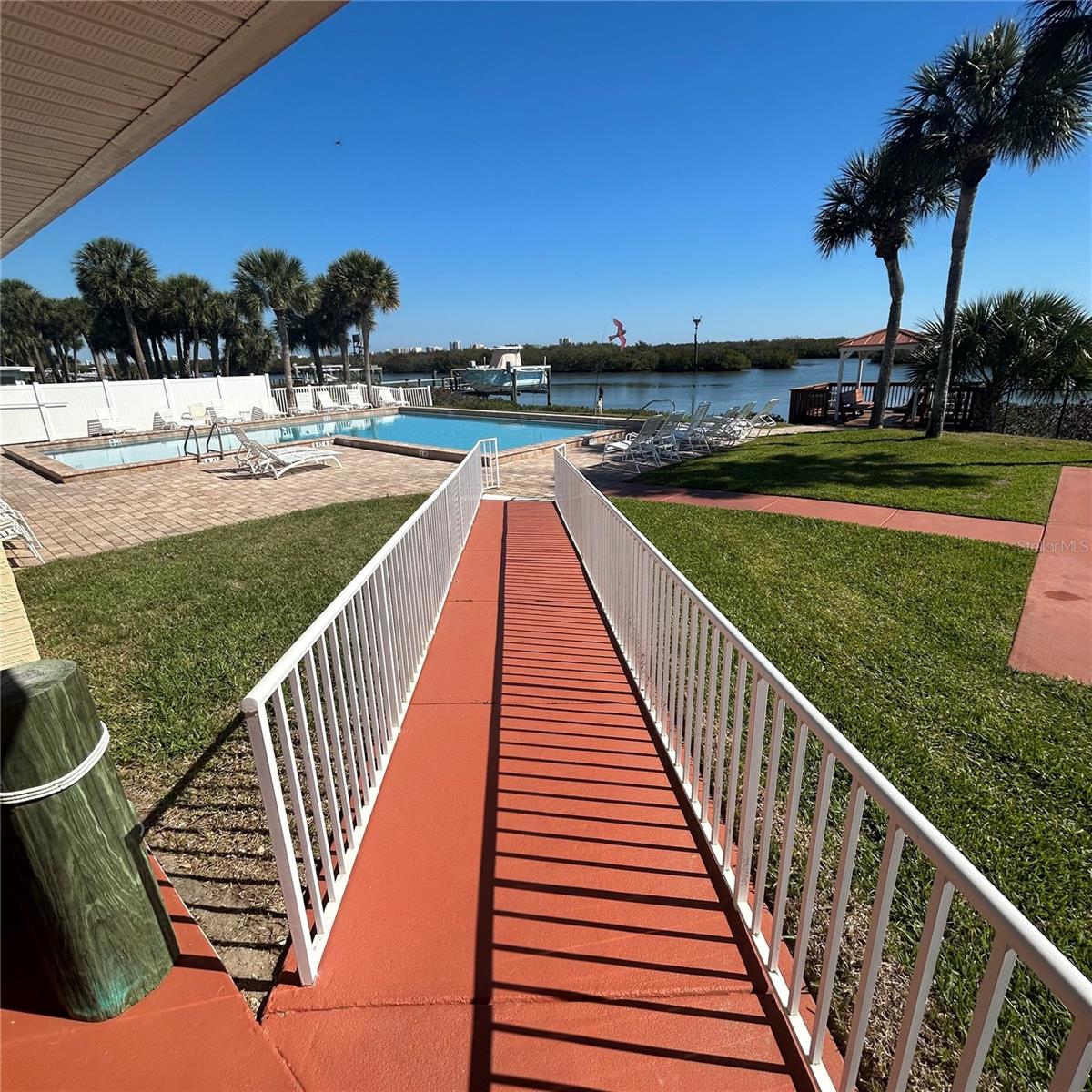 HARBOR POINT - Residential