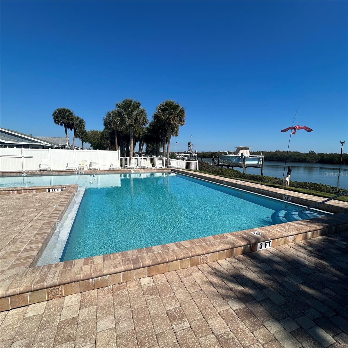 HARBOR POINT - Residential