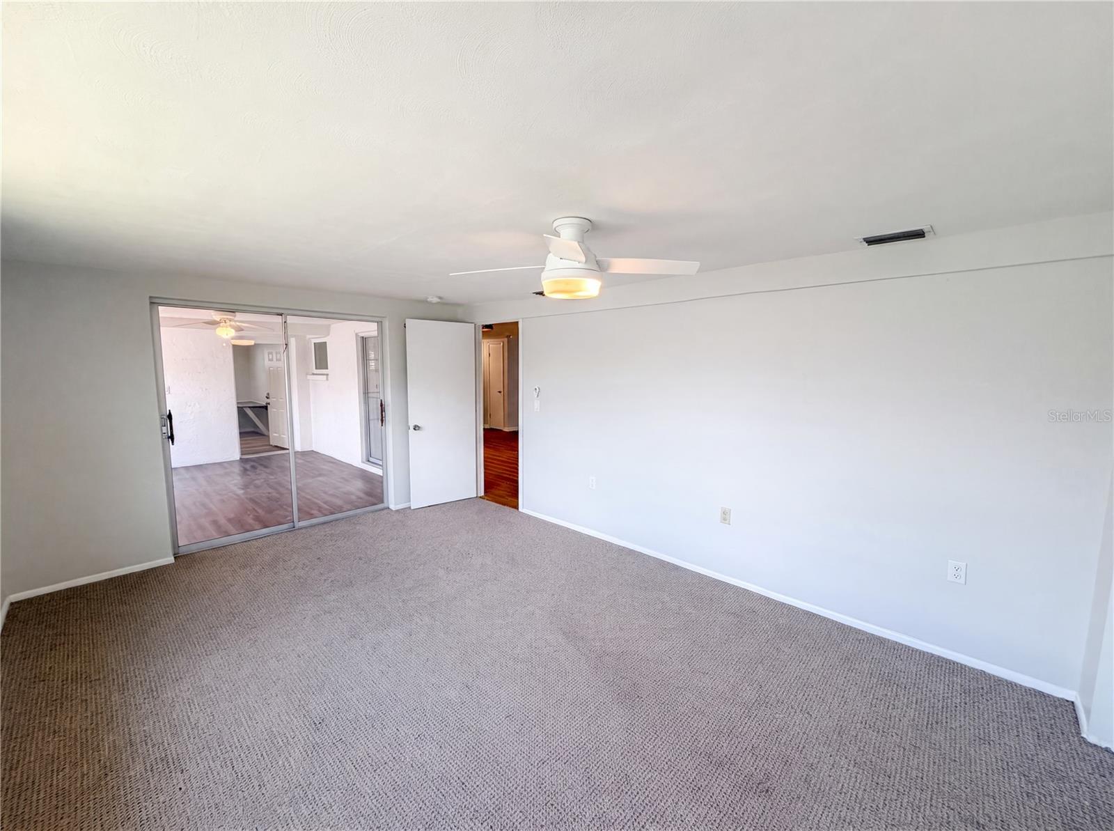 COLONIAL HILLS - Residential